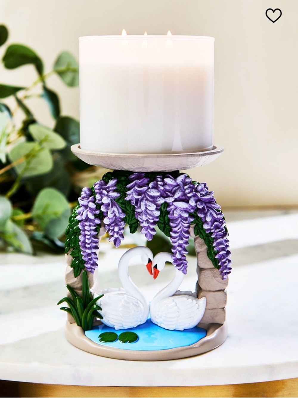 Bath & Body Works Swan Bridge
Pedestal 3-Wick Candle Holder